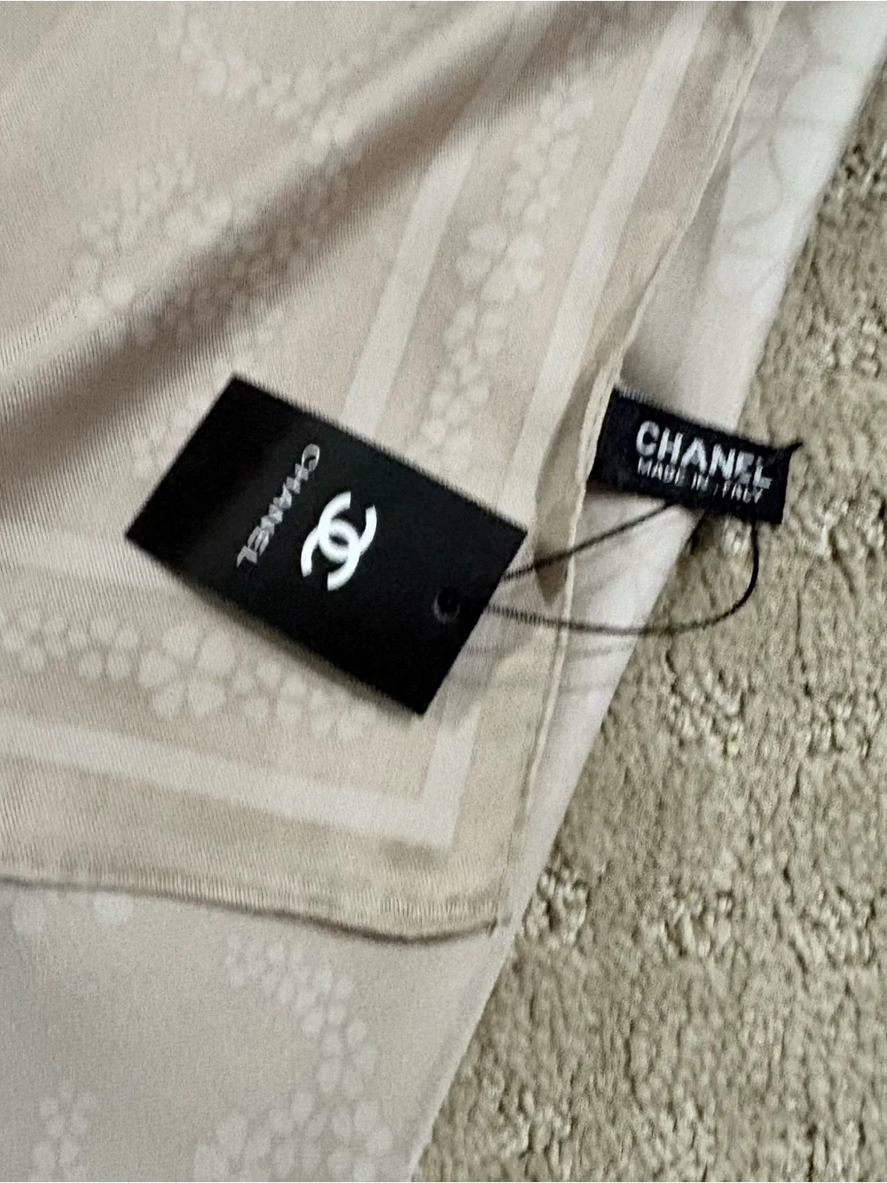Chanel luxury vibes silky scarf 35x35‼️LAST ONE LEFT
